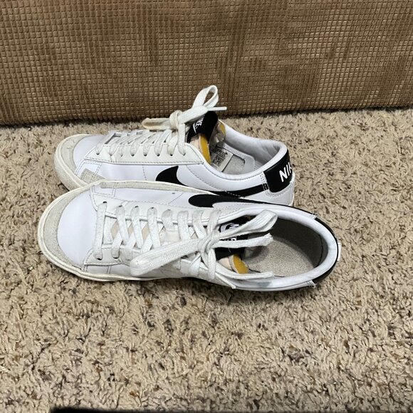 Nike Men's White and Black Sneakers - Picture 10 of 12